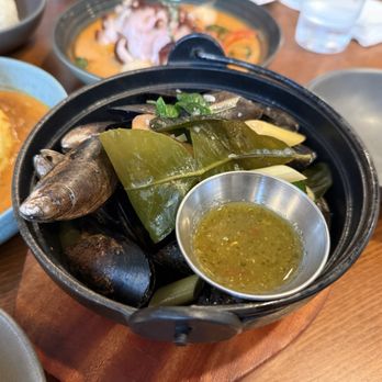 VeLa Brunch & Thai Restaurant - Thai Herb Mussel - Breakfast & Brunch Near Me - San Jose, California VeLa Brunch & Thai Restaurant - Thai Herb Mussel - Breakfast & Brunch Near Me - San Jose, California