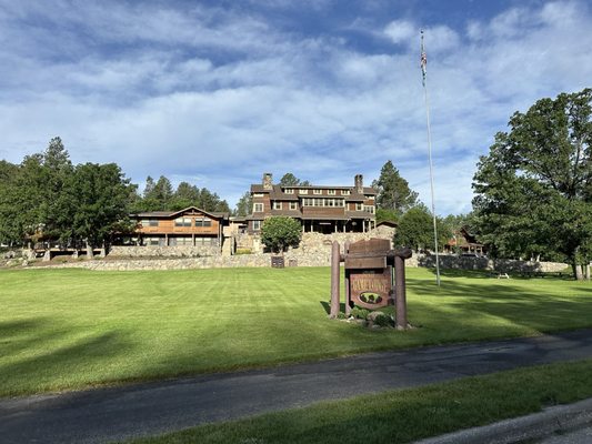 State Game Lodge by null