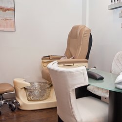 Polish Nails & Concierge - Relax in our beautiful nail studio