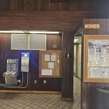 Spoon River Rest Area - Interior bathrooms - Rest Stops Near Me - Williamsfield, Illinois