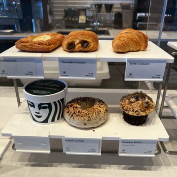 Starbucks - Coffee & Tea Near Me - Embrun, Ontario