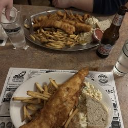 Boston Hotel - Fish fry and fisherman's platter