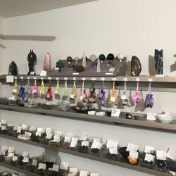 Mandie's Magical Marketplace - Over 300 different crystals/stones