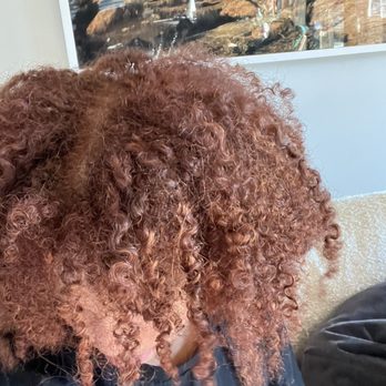 Narmouné Salon - Hair Salons Near Me - Claremont, California