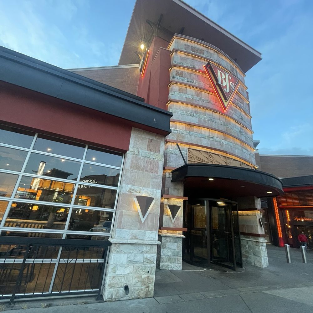 BJ's Restaurant & Brewhouse - Pizza Near Me - Tukwila, Washington BJ's Restaurant & Brewhouse - Pizza Near Me - Tukwila, Washington