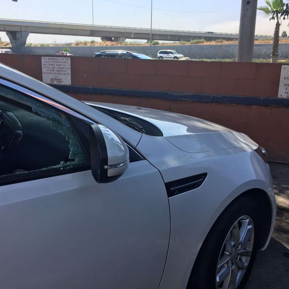 Hotel Astor - This is what happen to my car!! Avoid this place!! - Hotels Near Me - Tijuana, BCN