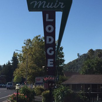 Muir Lodge Motel - Cool original neon signage - Hotels Near Me - Martinez, California