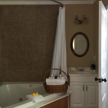 44 Spanish Street Inn - Bathroom area in Lantana room - Bed & Breakfast Near Me - Saint Augustine, Florida 44 Spanish Street Inn - Bathroom area in Lantana room - Bed & Breakfast Near Me - Saint Augustine, Florida