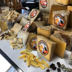 Oh Mamma's On the Avenue - Samples daily!!!