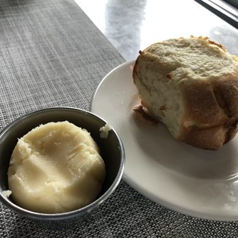 Gatsby's Landing - Delicious roll and even more delicious honey butter - New American Near Me - Roslyn, New York