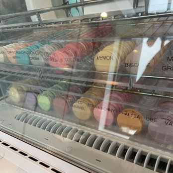FamLe Sippin - Colorful and flavorful Macaroons :) - Bubble Tea Near Me - Kent, Washington