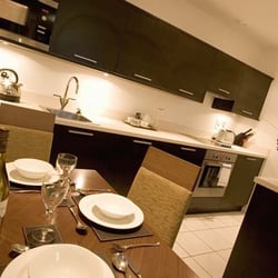 Premier Apartments Manchester - Stylish dining in