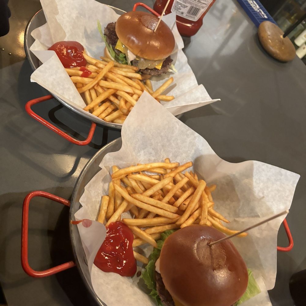 Sur Burger - Sur The Classic (1) Sur Cheeseburger (2) - Burgers Near Me - Monterey, California Sur Burger - Sur The Classic (1) Sur Cheeseburger (2) - Burgers Near Me - Monterey, California