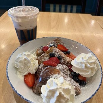 Claudine Kitchen & Bakeshop - Cold Brew - Cafes Near Me - Encino, California