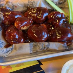 Wings Etc - BBQ 6 Boneless Wing Lunch