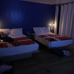 Individual light dimmers