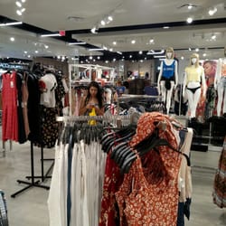 Forever 21 - Short shopping with the kid