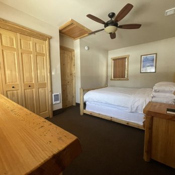 The Totem Lodge - Large bedrooms with beautiful log furniture. Luxury white sheets. - Hotels Near Me - Indian River, Michigan The Totem Lodge - Large bedrooms with beautiful log furniture. Luxury white sheets. - Hotels Near Me - Indian River, Michigan