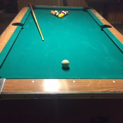 Kathy's Private Club - Pool tables