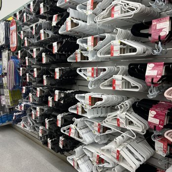Dollarama - Dollarama - clothes hangers - Discount Store Near Me - Mississauga, Ontario