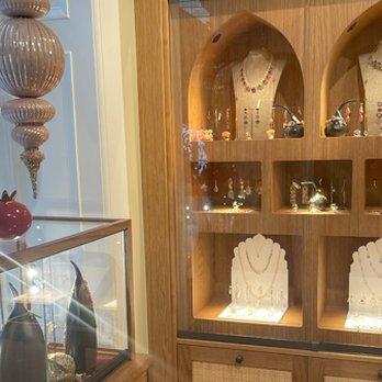 Pomegranate - Inside Pomegranate - Jewelry Near Me - London, XGL Pomegranate - Inside Pomegranate - Jewelry Near Me - London, XGL