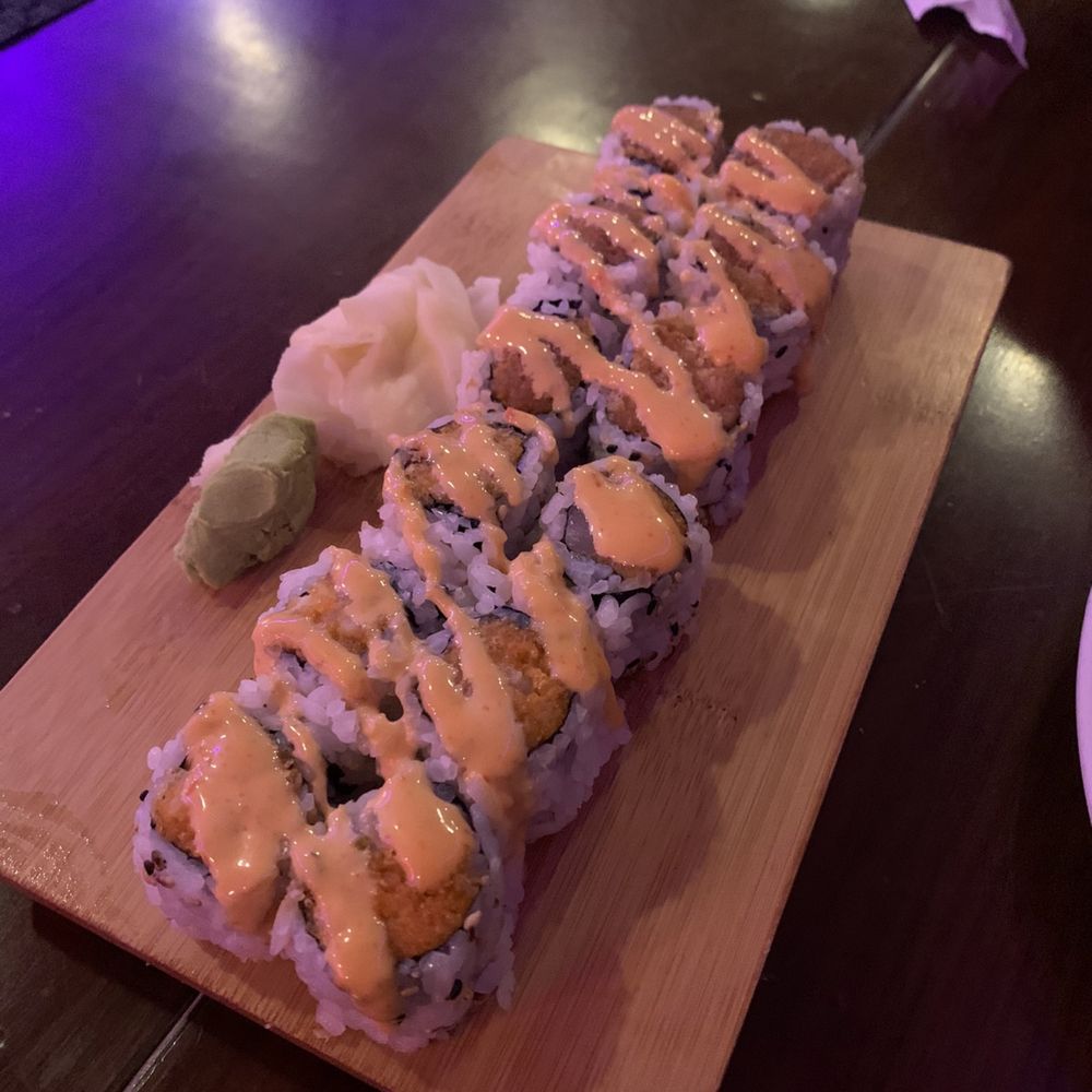 Spicy Scallop Roll, Spicy Tuna roll Spicy Scallop Roll, Spicy Tuna roll