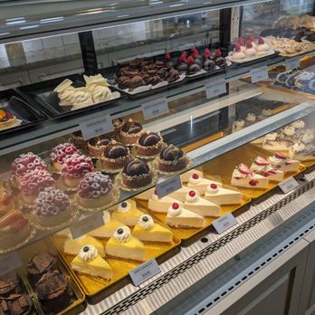 LA CRÈME PATISSERIE - Updated December 2025 - 28 Photos & 42