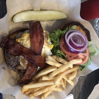 Altitude Bar and Grill - Sports Bars Near Me - Vail, Colorado