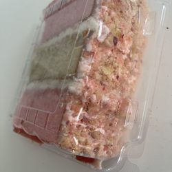 Sweet Temptations - South Chesterfield - Strawberry Crunch Cake