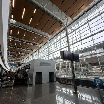 YYC Calgary International Airport - Entrance area - Airports Near Me - Calgary, Alberta YYC Calgary International Airport - Entrance area - Airports Near Me - Calgary, Alberta
