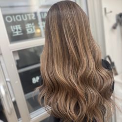 MOC Hair Studio