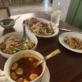 RoseMary - Thai Near Me - Peabody, Massachusetts