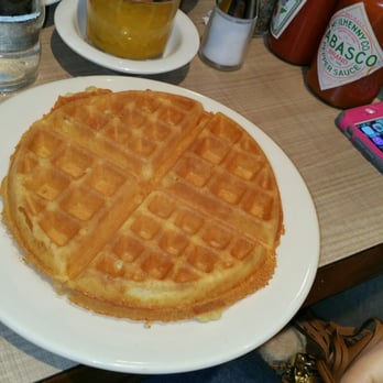 Lou Mitchell's - Waffle - Breakfast & Brunch Near Me - Chicago, Illinois