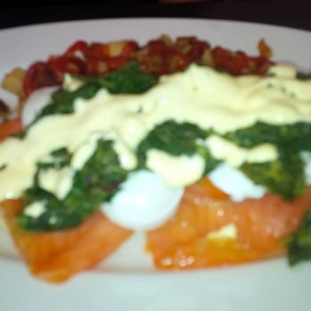 Olde Village Bistro - Eggs Benedict w spinach and Salmon - Breakfast & Brunch Near Me - Markham, Ontario