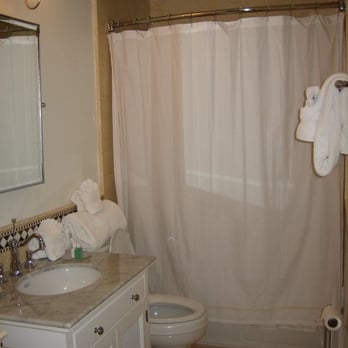 Wayside Inn - Bathroom - Rm#9 - Hotels Near Me - Carmel, California