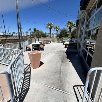 Bisbee Breakfast Club - Patio - Breakfast & Brunch Near Me - Gilbert, Arizona