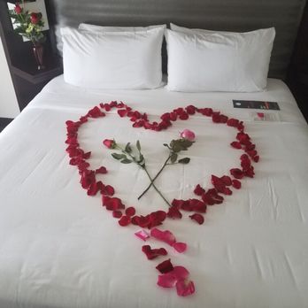 Angels 24 Hour Flowers - Beautiful hotel set up by Susana - Florists Near Me - Newark, California Angels 24 Hour Flowers - Beautiful hotel set up by Susana - Florists Near Me - Newark, California