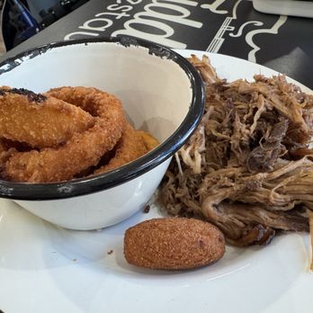 Fiddler’s - Pulled pork dinner - Comfort Food Near Me - Hillsville, Virginia