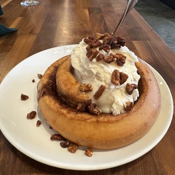 Cafe Flora - Cinnamon roll with pecans - Vegetarian Near Me - Seattle, Washington