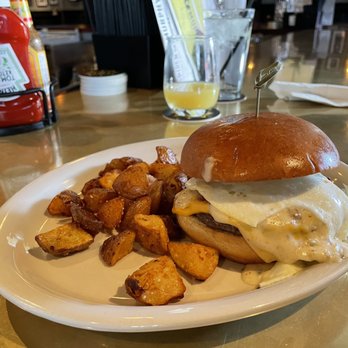 Spider Murphy - Brunch burger - Bars Near Me - Dallas, Texas