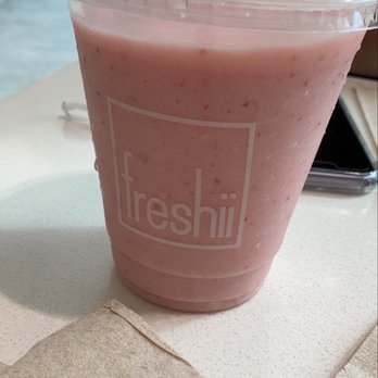 Freshii - Strawberry Banana Smoothie - New American Near Me - Sacramento, California
