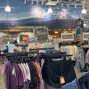 Bass Pro Shops - Customer Service - Outdoor Gear Near Me - Springfield, Oregon