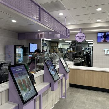 Taco Bell - Live Más Café - Fast Food Near Me - Temecula, California