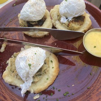 Makers Union - Chesapeake Crab Cake Benedict - Pubs Near Me - Reston, Virginia