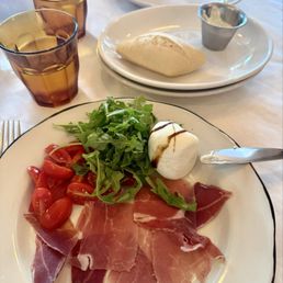 Burrata E Prosciutto Burrata E Prosciutto