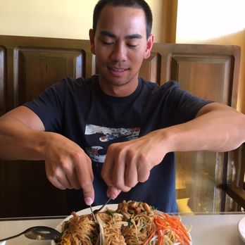 Siam Garden Cafe - Look at the size of that pad Thai! - Thai Near Me - Honolulu, Hawaii Siam Garden Cafe - Look at the size of that pad Thai! - Thai Near Me - Honolulu, Hawaii