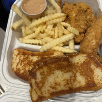 Raising Cane's Chicken Fingers - Box combo - Chicken Shop Near Me - Edison, New Jersey Raising Cane's Chicken Fingers - Box combo - Chicken Shop Near Me - Edison, New Jersey