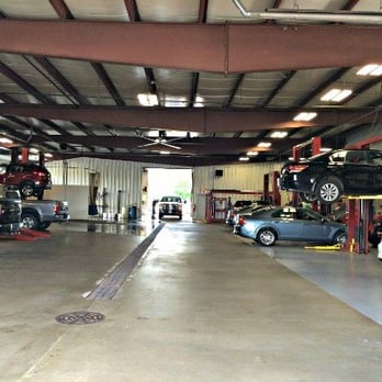 Grinwald Ford - Auto Repair Shop in Watertown, WI - Auto Repair Near Me - Watertown, Wisconsin