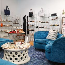 Holly & Brooks - Beautiful women's boutique at Freshfields Village