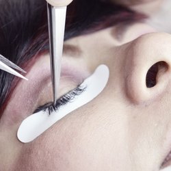 Brushed Beauty Parlor - Eyelash services
